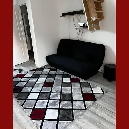 Studio Pour 2 Personnes --6 *